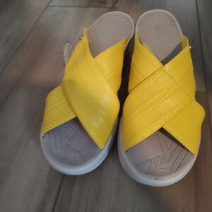 BZees small wedge slip on